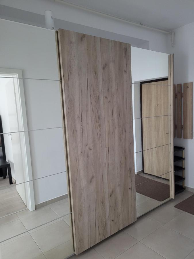 Ema's Spacious Studio Apartament