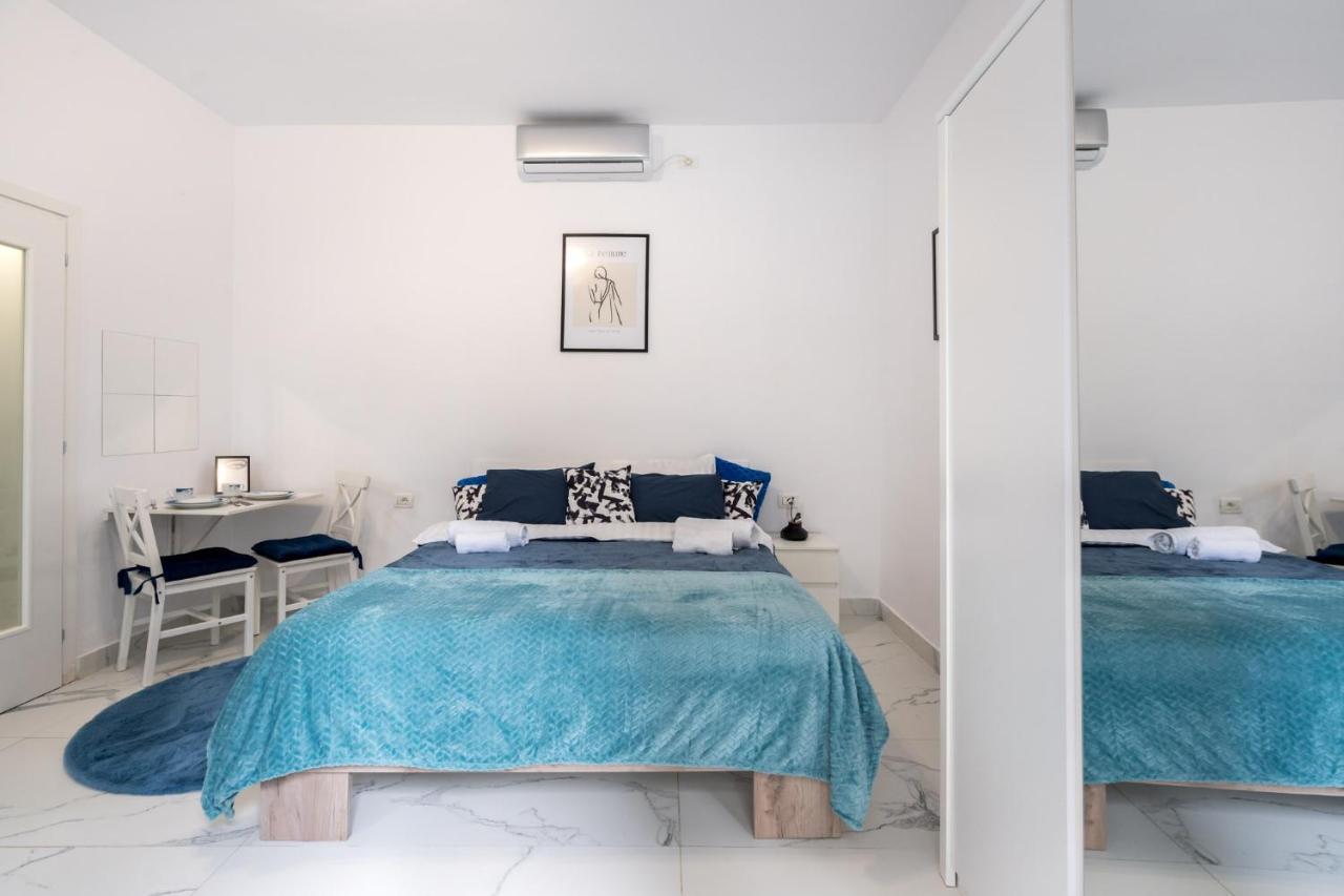 Blue-line-apartment-unirii Bucureşti