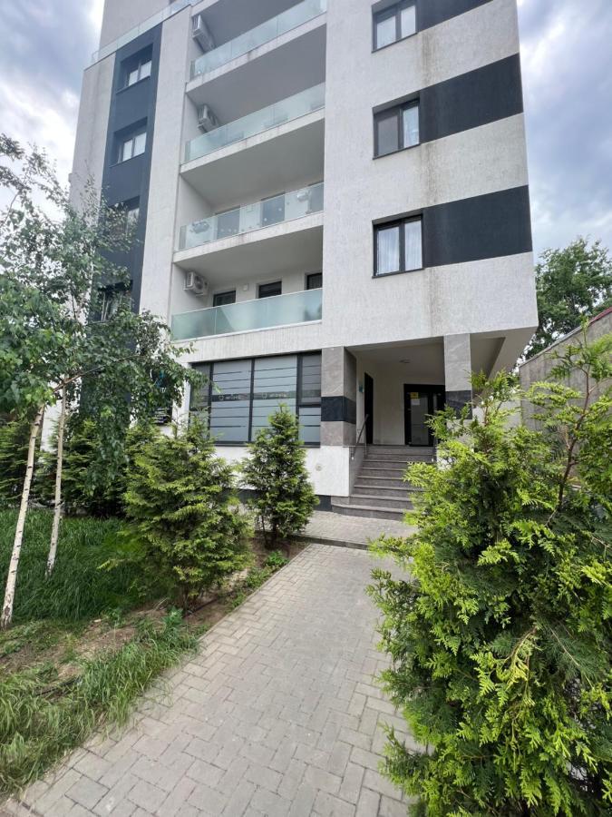 Apartment Downtown Hidden Garden With Jacuzzi In *