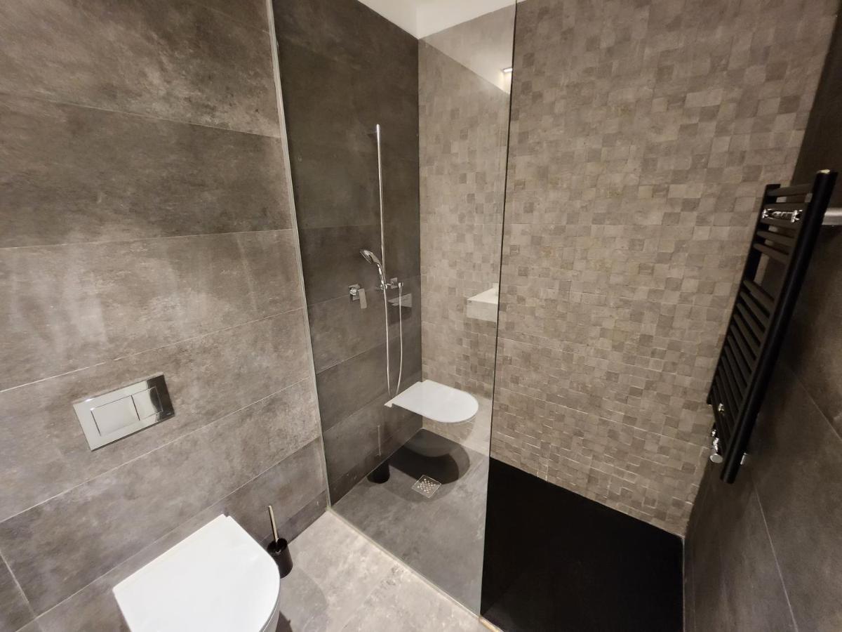 Apartament One Mircea Eliade