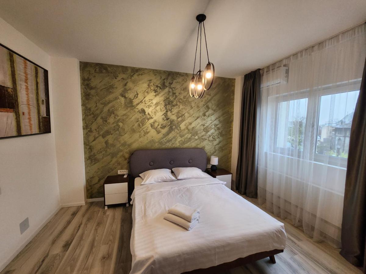 Rosetti Gold Grand Apartment *