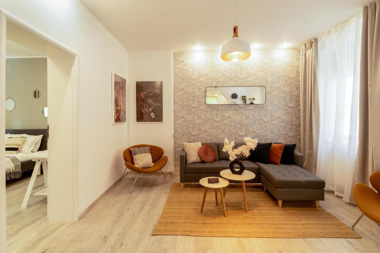 Apartment Ideal Stay: Spacious 2br Near Calea Victoriei Bucharest