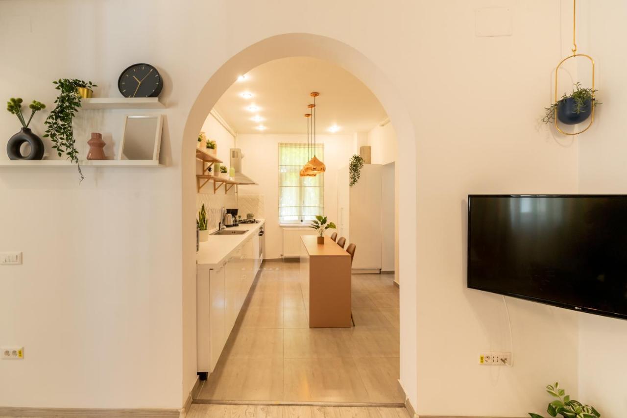 Ideal Stay: Spacious 2br Near Calea Victoriei Bucharest