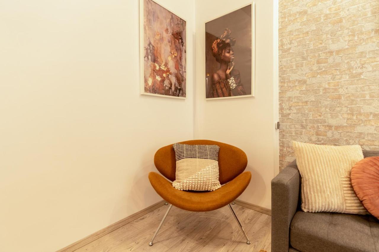Ideal Stay: Spacious 2br Near Calea Victoriei * Bucharest