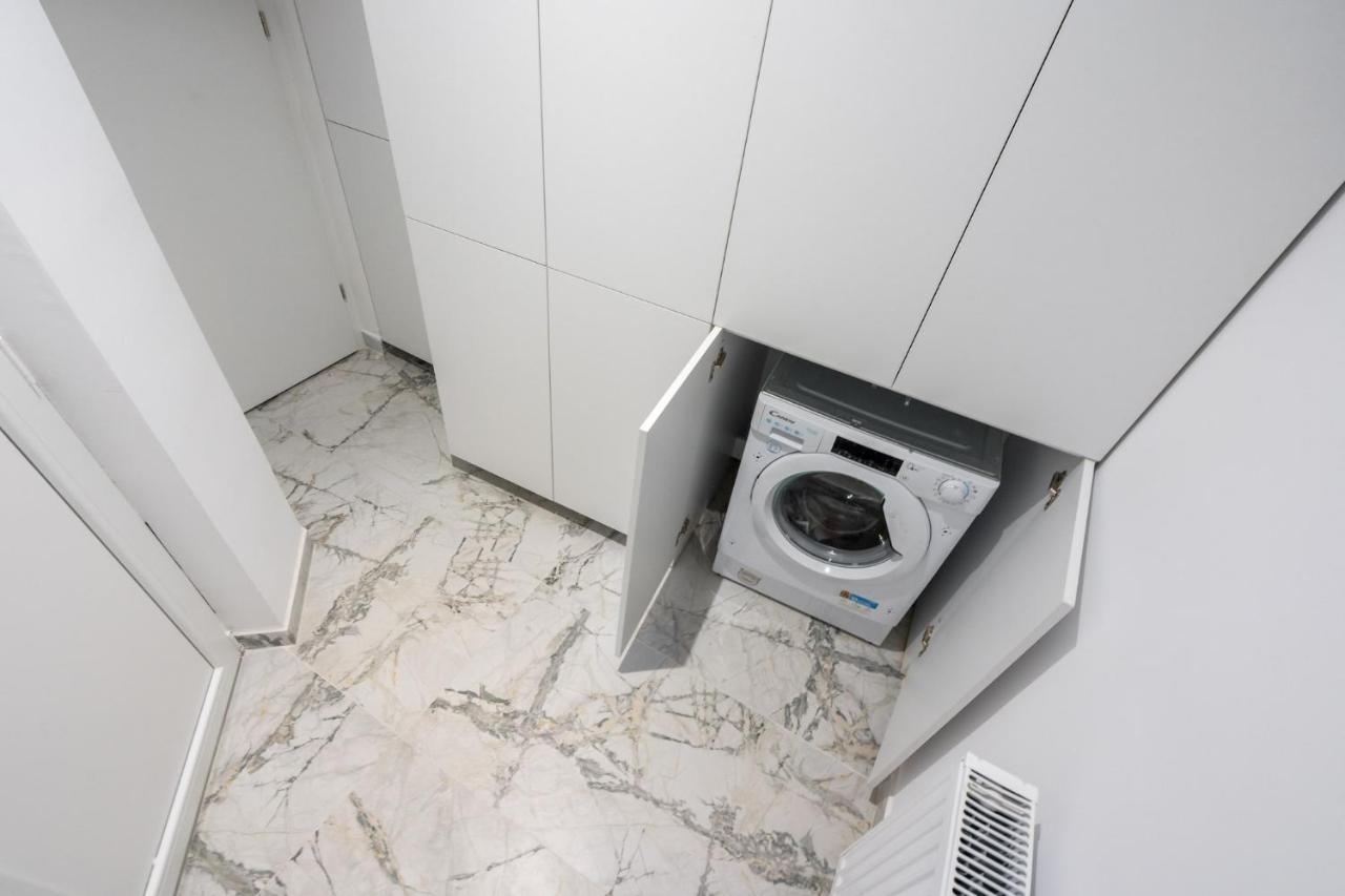 Apartment Crystal 3bdr In Center Bucharest