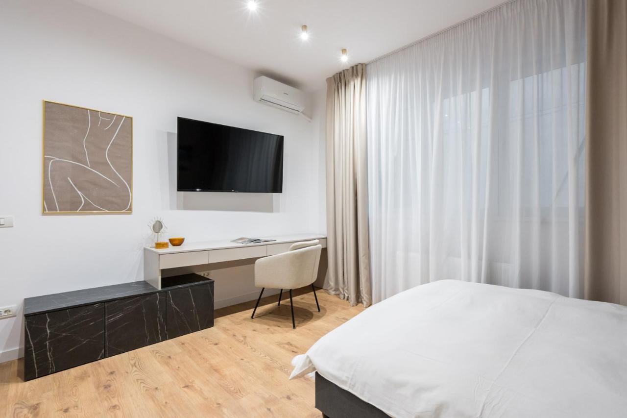 Apartment Crystal 3bdr In Center Bucharest