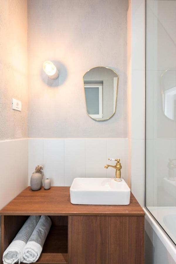 Crystal 3bdr In Center Apartment