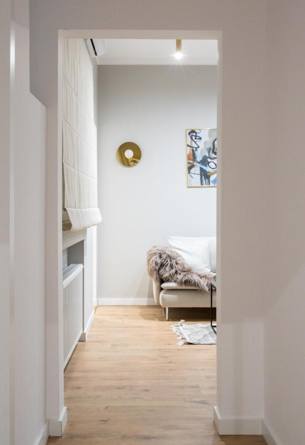 Crystal 3bdr In Center Apartment
