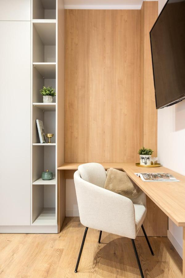 Crystal 3bdr In Center Apartment *