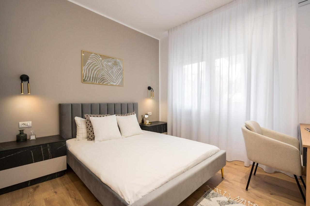 Apartment Crystal 3bdr In Center Bucharest