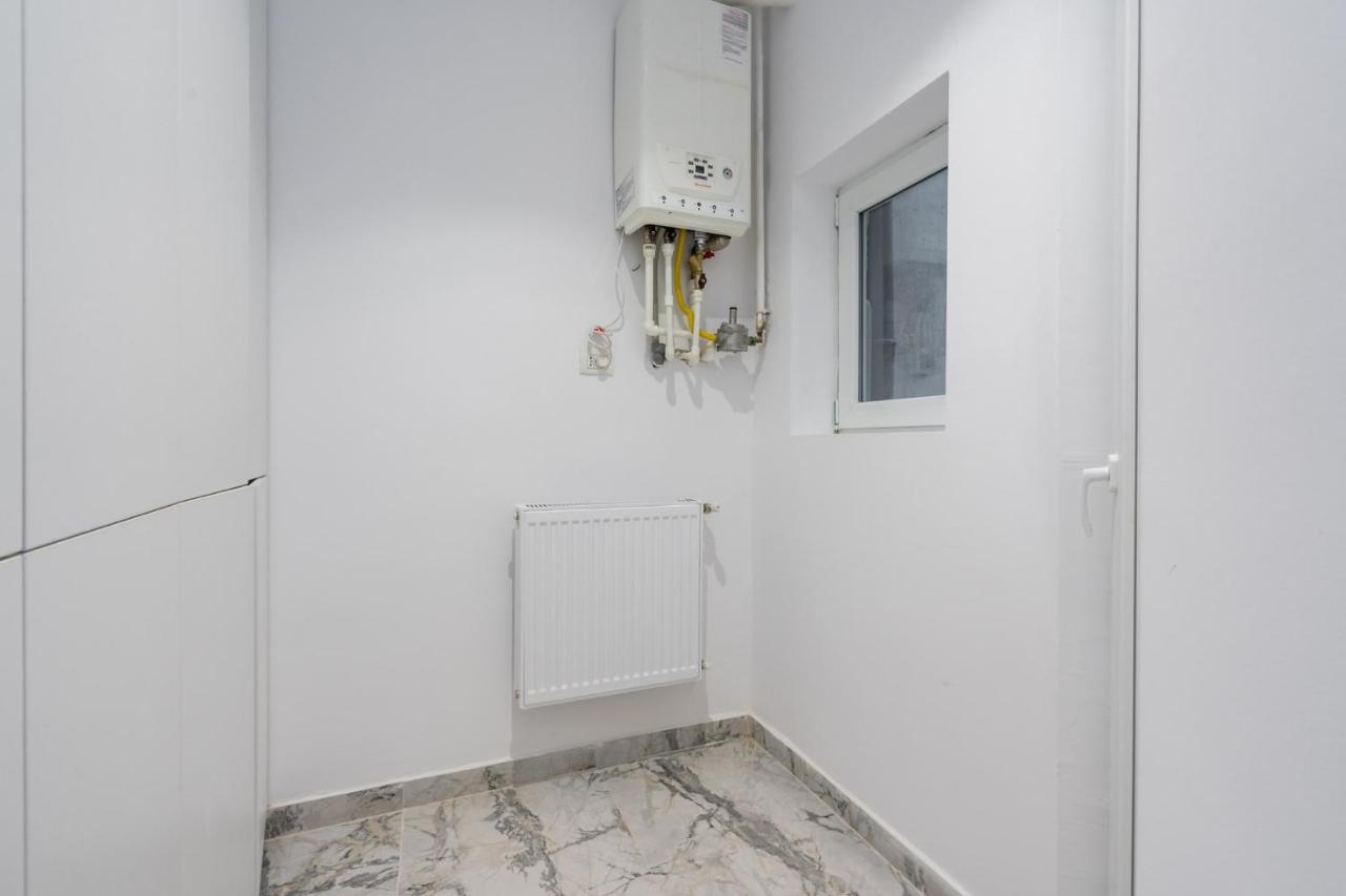 Apartment Crystal 3bdr In Center Bucharest