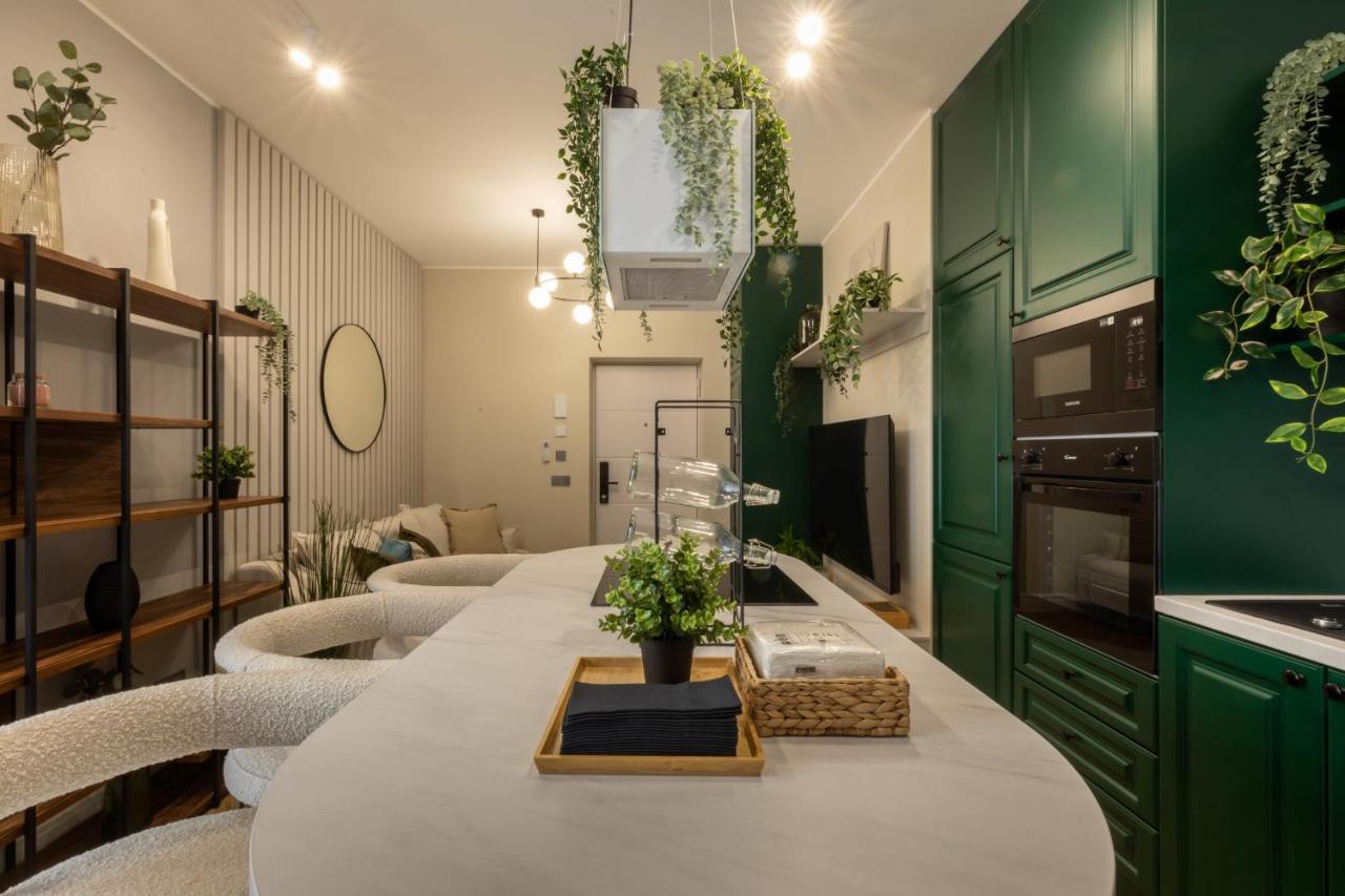 Old Town Emerald - Chic 1br With Balcony Apartament Bucureşti