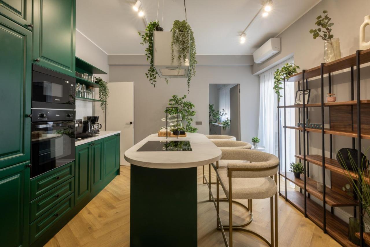 Apartament Old Town Emerald - Chic 1br With Balcony Bucureşti