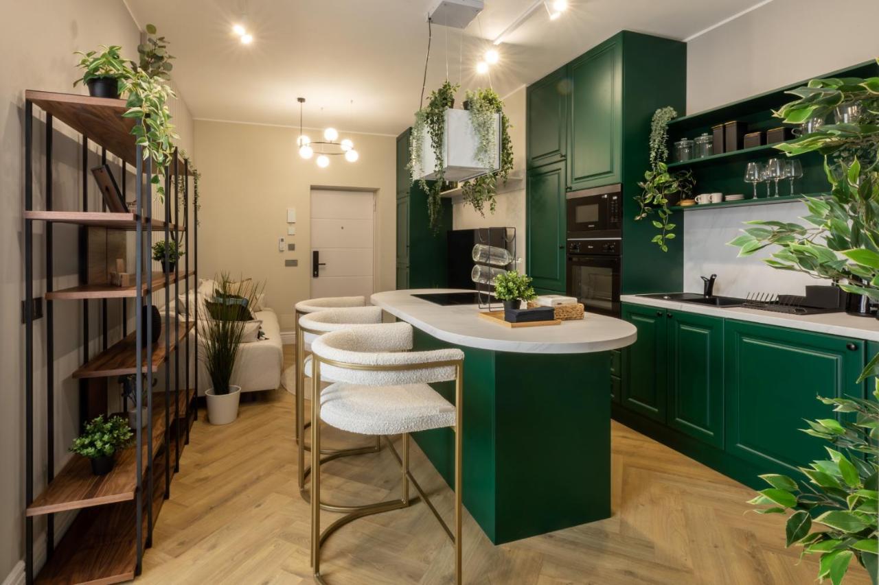 Old Town Emerald - Chic 1br With Balcony Apartament Bucureşti