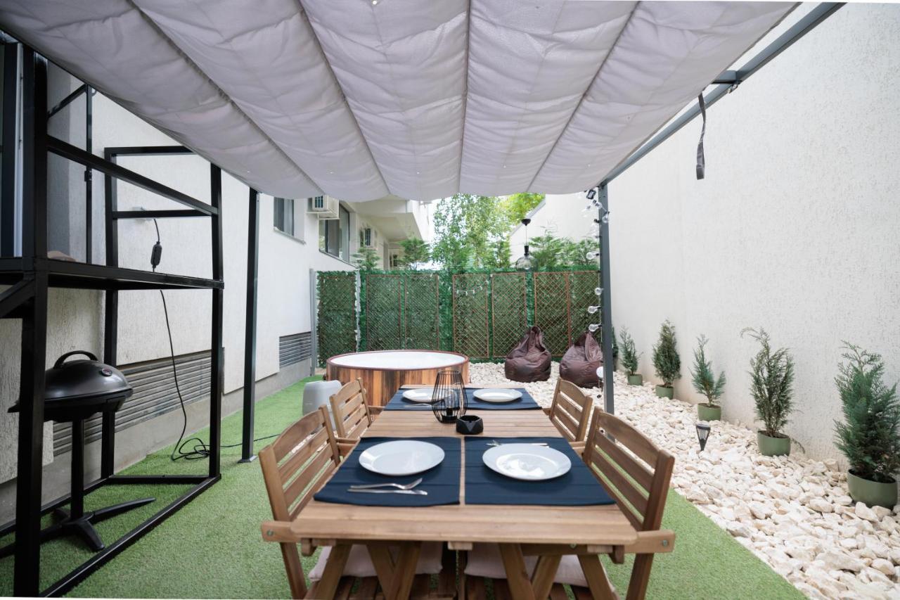 Downtown Hidden Garden With Jacuzzi In Bucharest