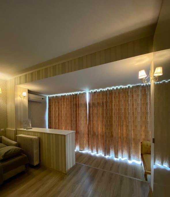 Downtown - Ultra With Park View * Bucharest