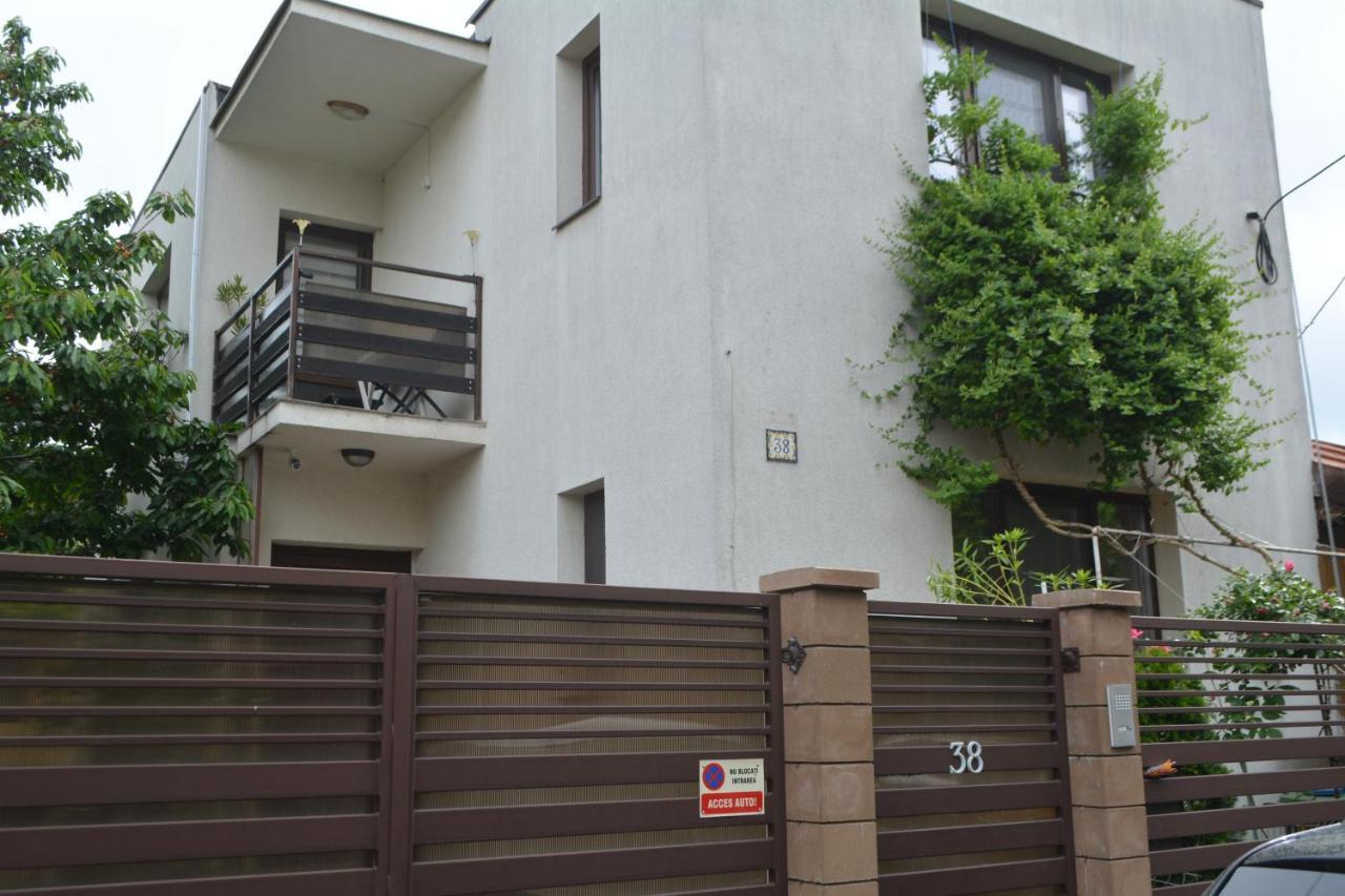 Apartament 38 Silviu Bucureşti