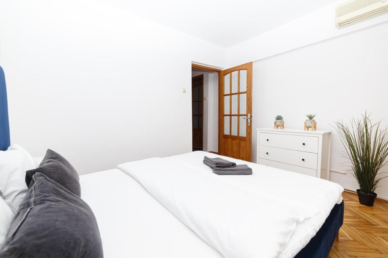 Apartment Color Ap Calea Victoriei 12c Bucharest