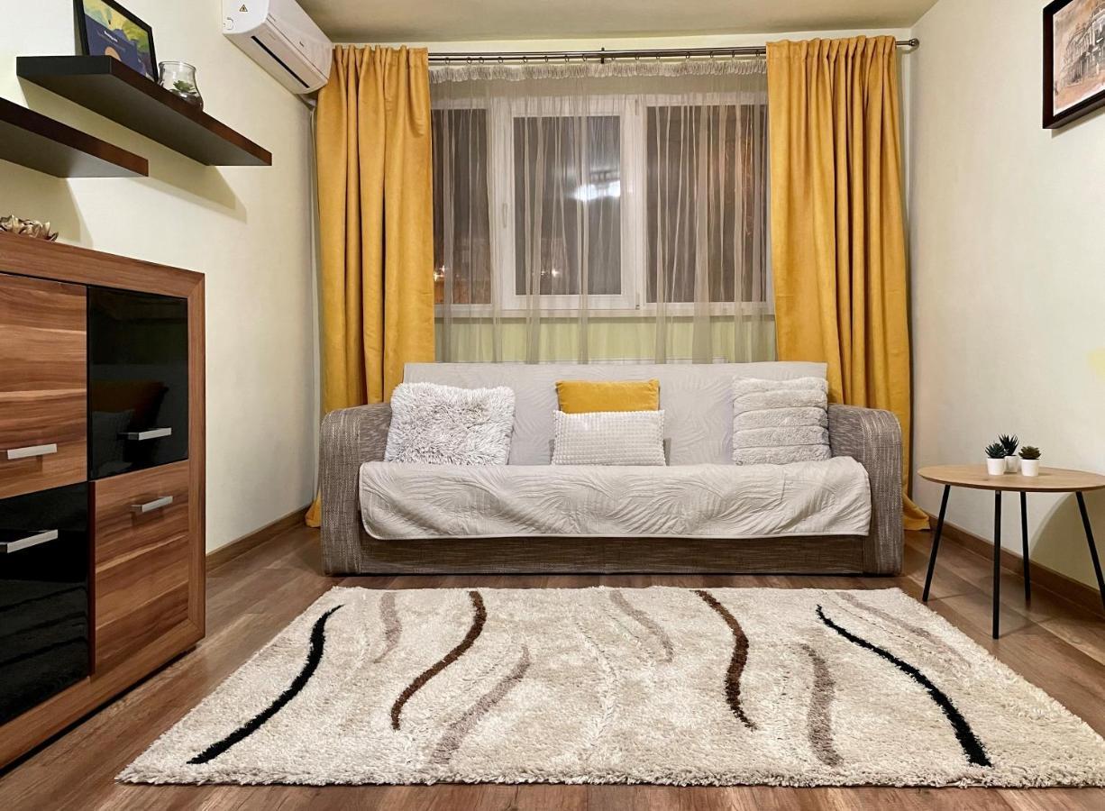 Apartment Cozy And Clean Apartment, Near National Arena