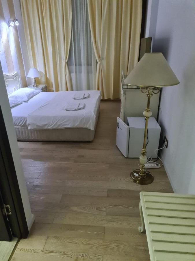 Nevis Fundeni * Bucureşti