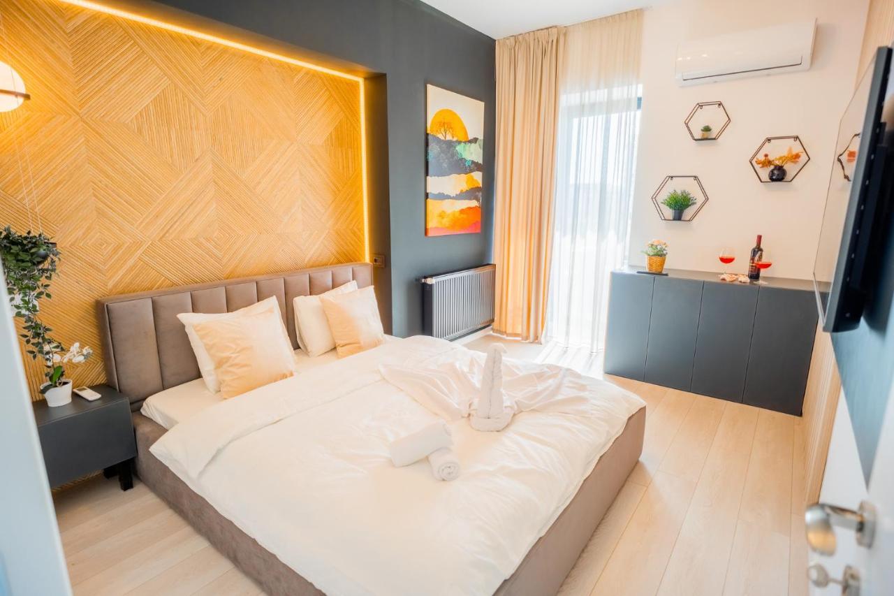 Union Plaza - Balcony Delight In Center Apartment Bucharest