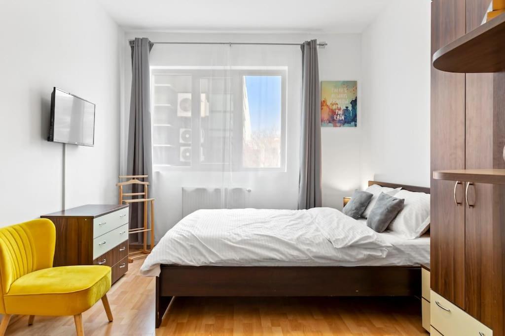 Spacious 3 * Bucharest