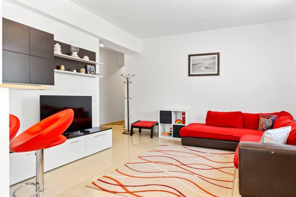 Spacious 3 Apartment *