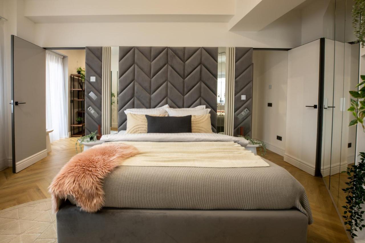 Old Town Emerald - Chic 1br With Balcony Apartament *