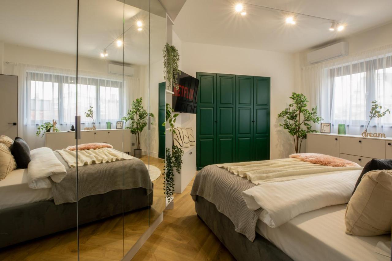 Apartament Old Town Emerald - Chic 1br With Balcony *