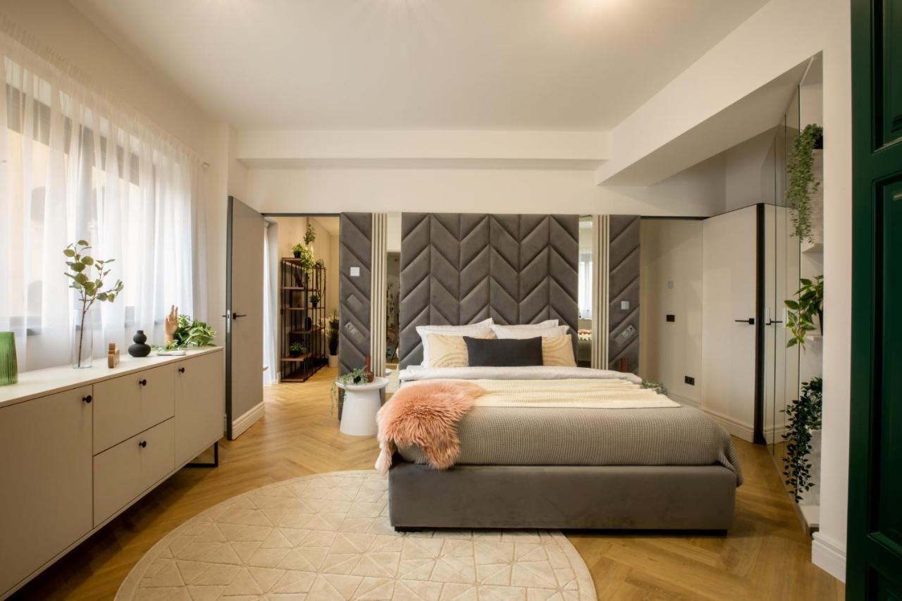 Old Town Emerald - Chic 1br With Balcony *