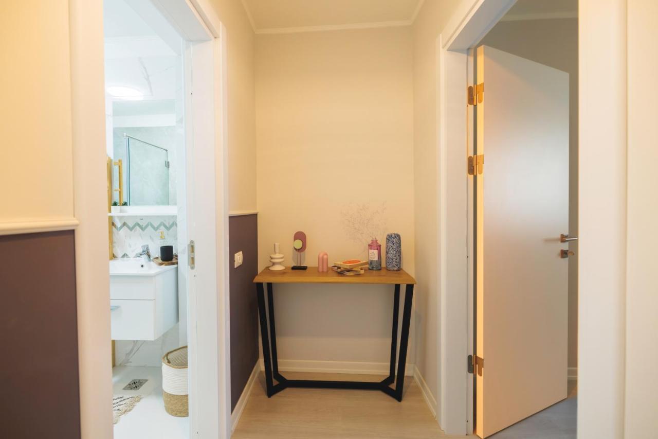 Apartment Downtown Hidden Garden With Jacuzzi In *