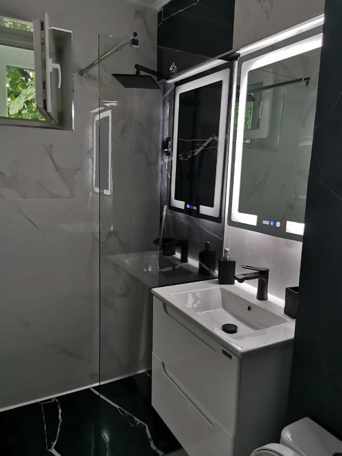 Apartament Smarald Lux Apartament Plazza Bucureşti
