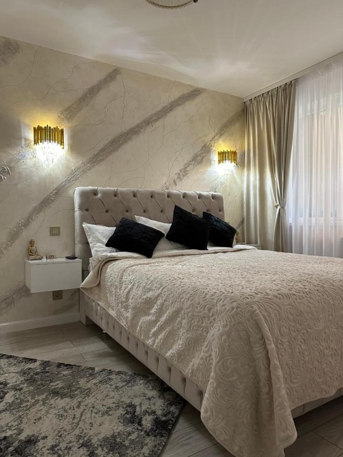 Smarald Lux Apartament Plazza Bucureşti