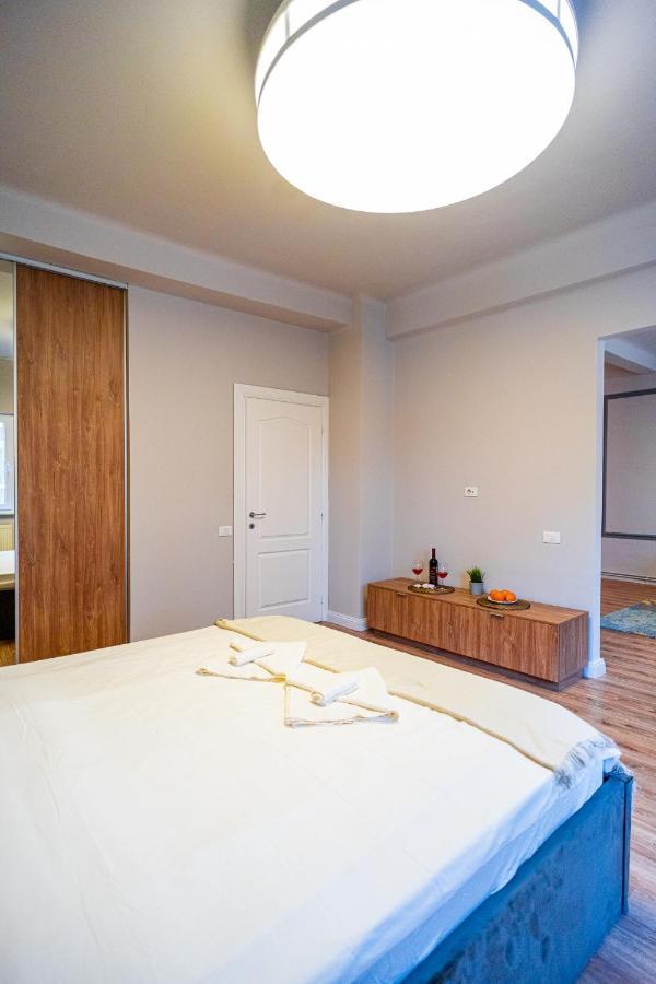Heritage Hideaway - City's Architectural Splendor Bucureşti