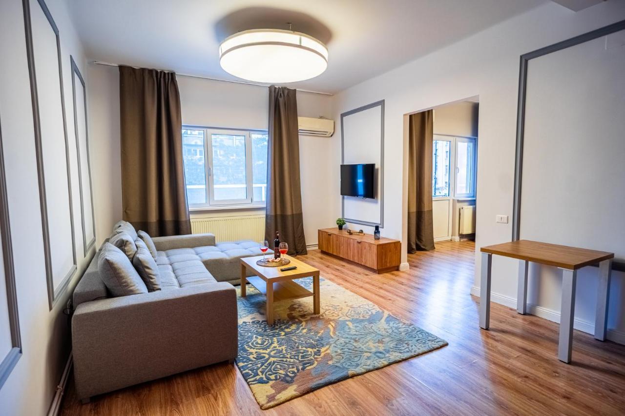 Heritage Hideaway - City's Architectural Splendor * Bucureşti