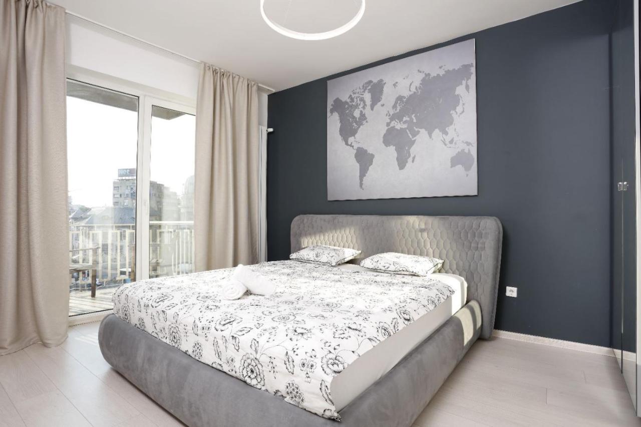 Apartment 2 Bedroom With Amazing View In Center