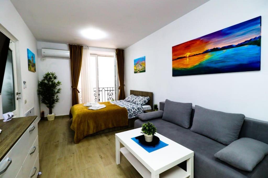 Modern & Comfortable Cismigiu Park - Pop4 Apartment