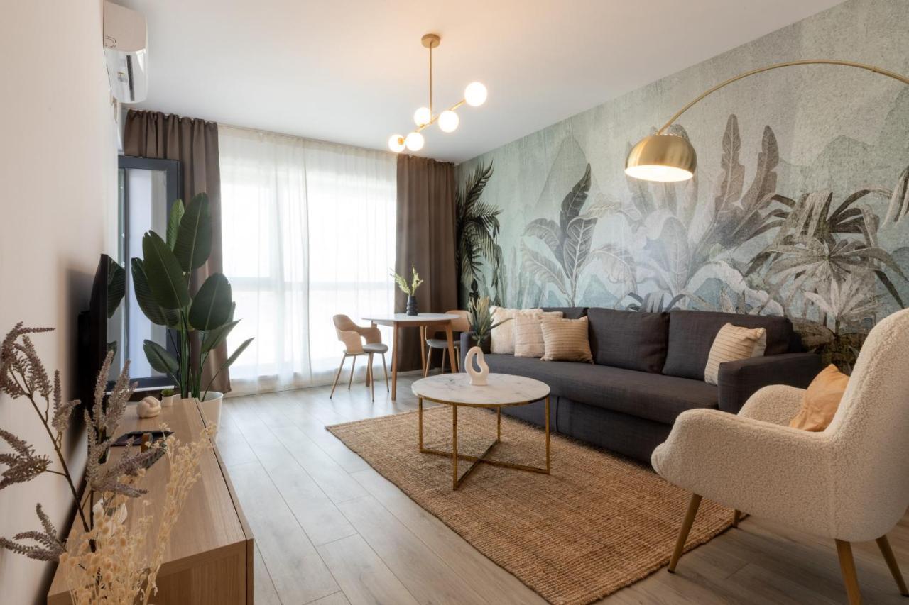 Stunning 1br Retreat In North District *