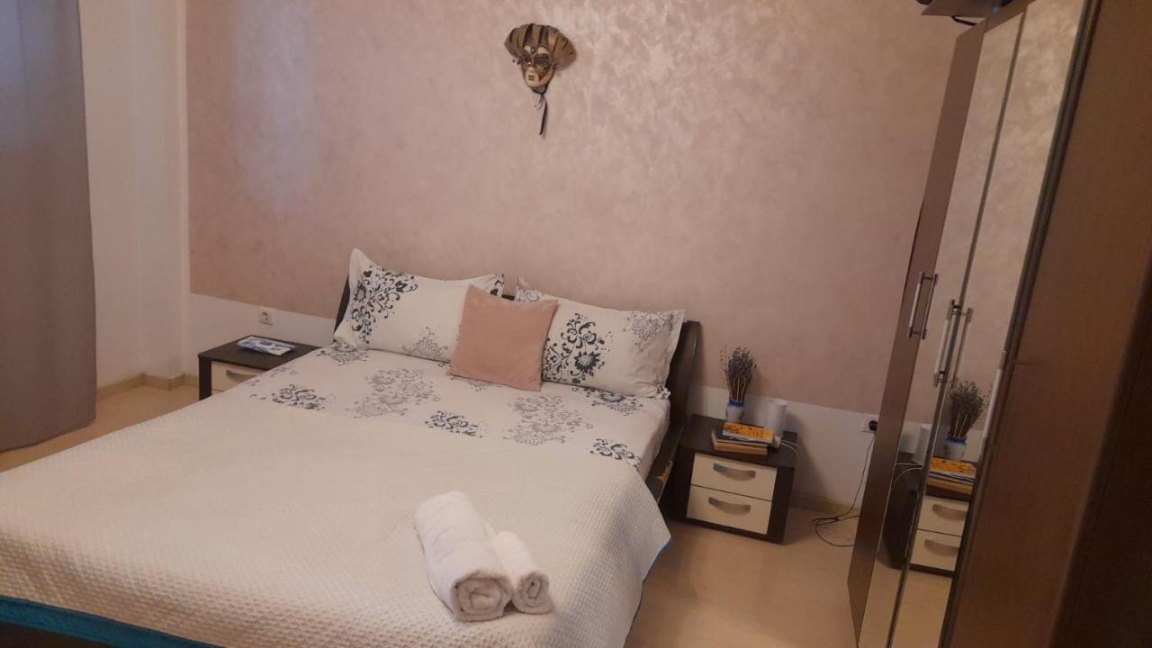 Royal Awoun Gazde/Camere de închiriat *