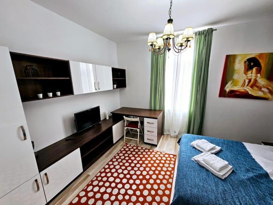 Downtown, Close To Old Town, Family Friendly - Ivo10 Apartment *