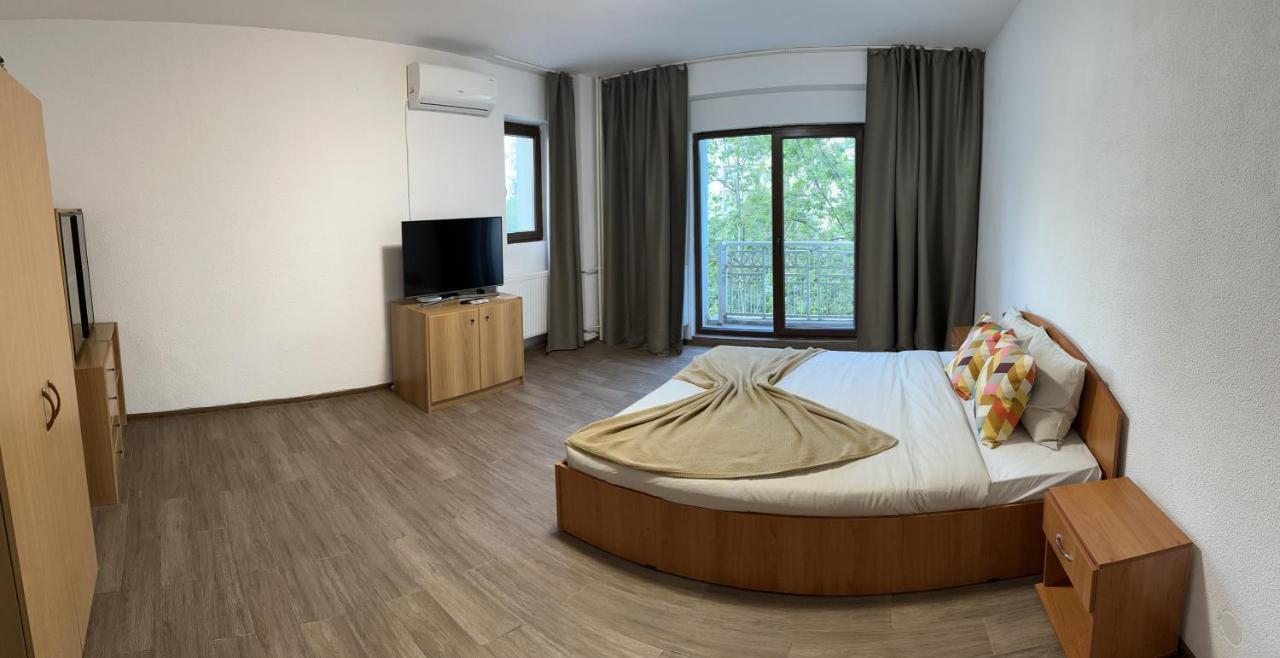 Central Studio Apartment *