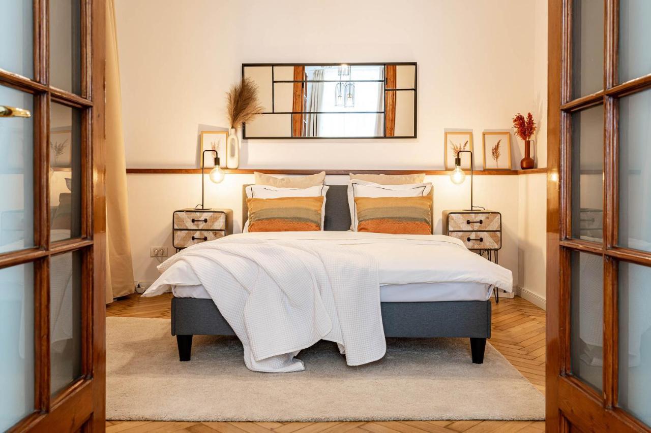 The- Point- 3br Bright Cloud Apartament