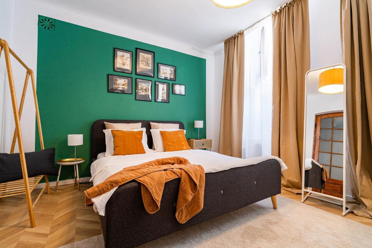 The- Point- 3br Bright Cloud Apartament Bucureşti