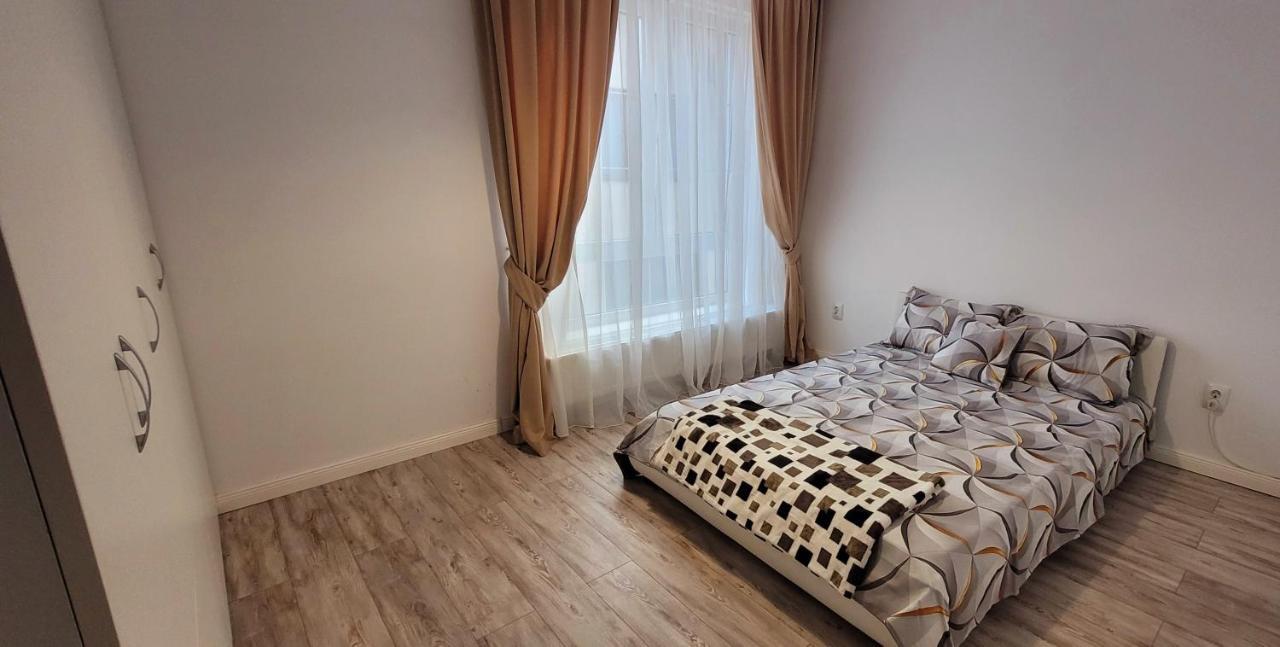 People Villa *