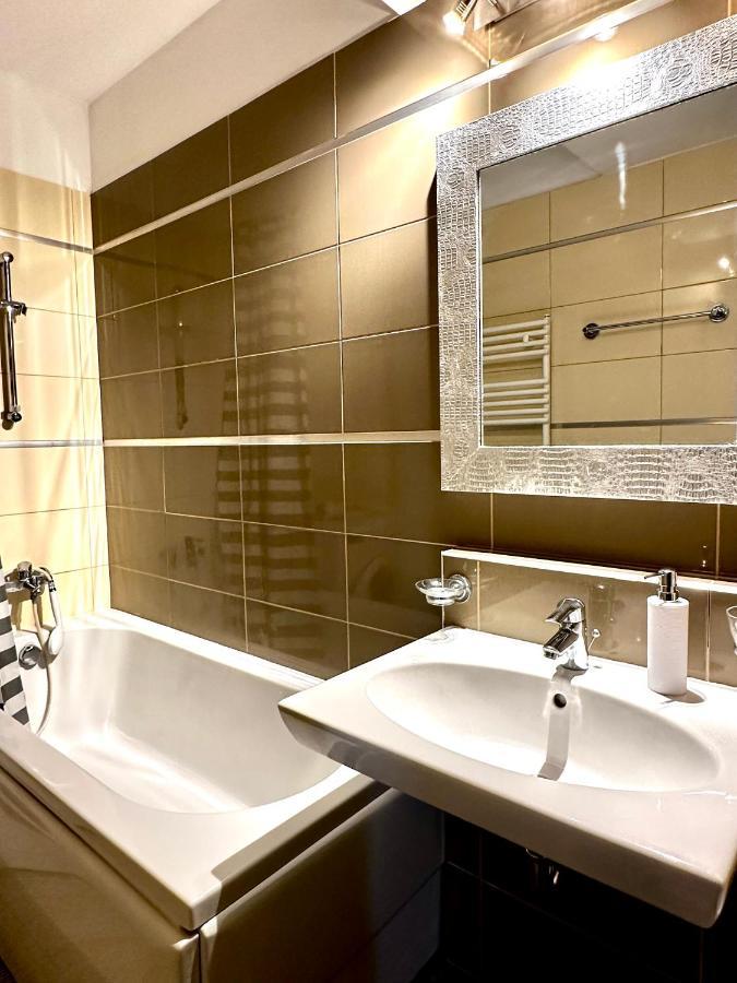 Welcoming In Victoriei Apartment Bucharest