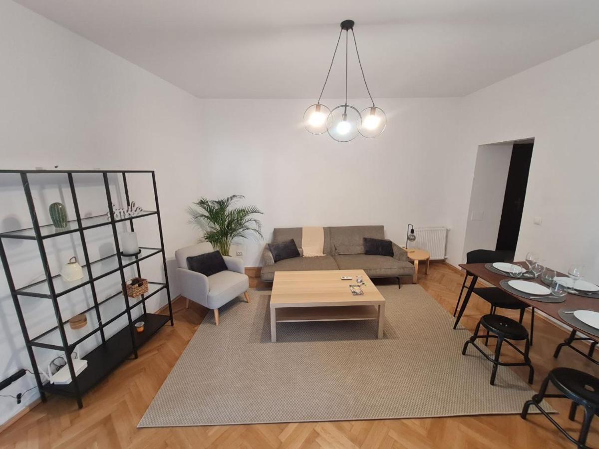 Apartament Full Service Super-central 3br & Balcony By Bucharent *