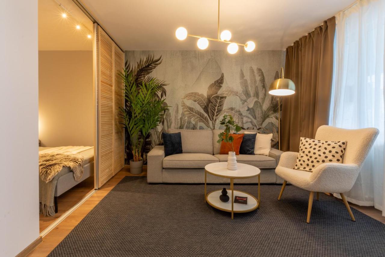 Apartment Urban Haven: 2br In Center
