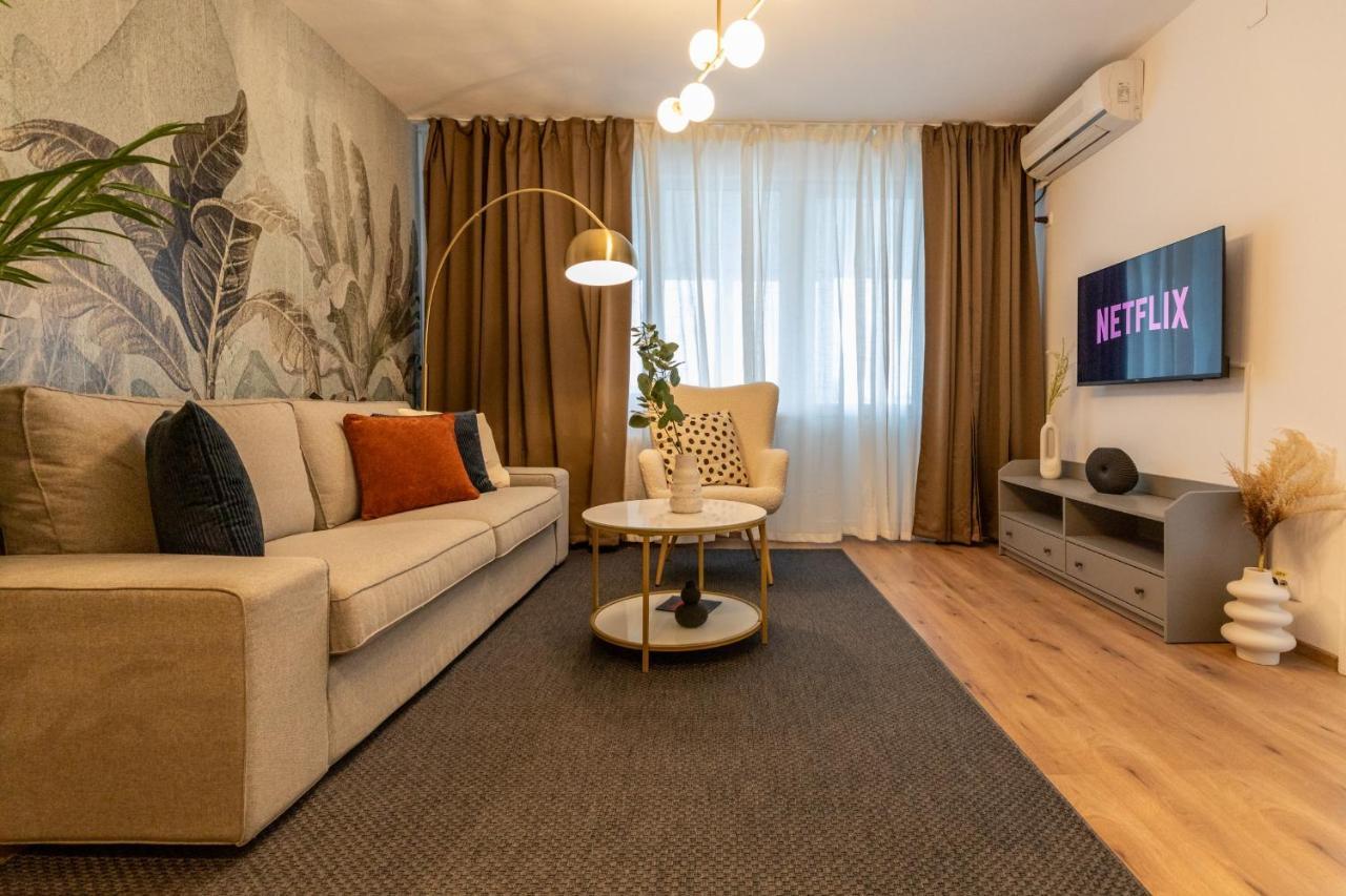 Apartment Urban Haven: 2br In Center