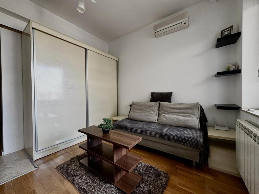Peaceful With A Forest View Apartment Bucharest