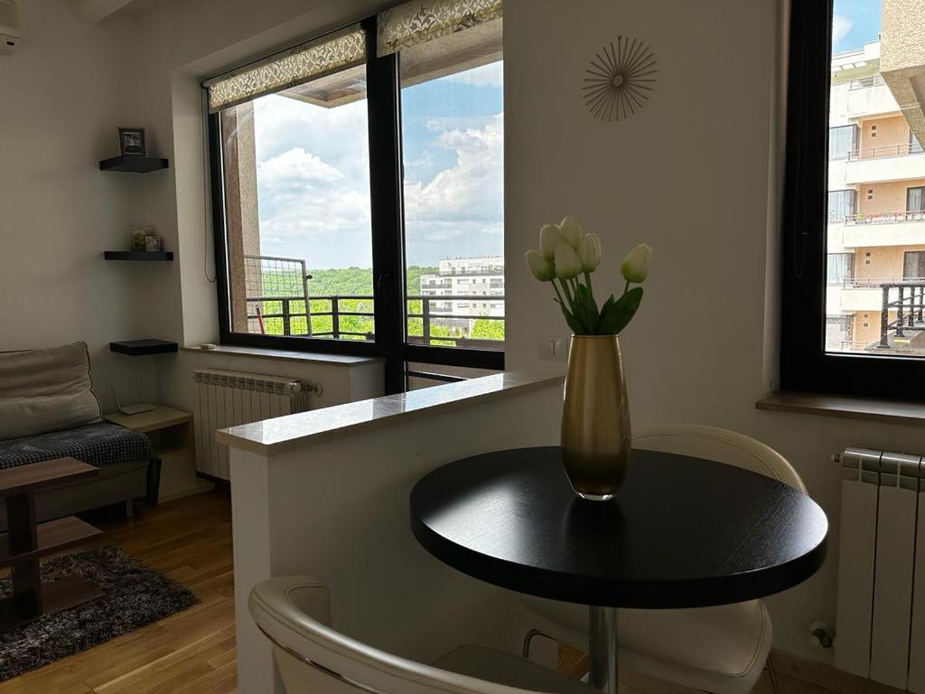 Peaceful With A Forest View Apartment